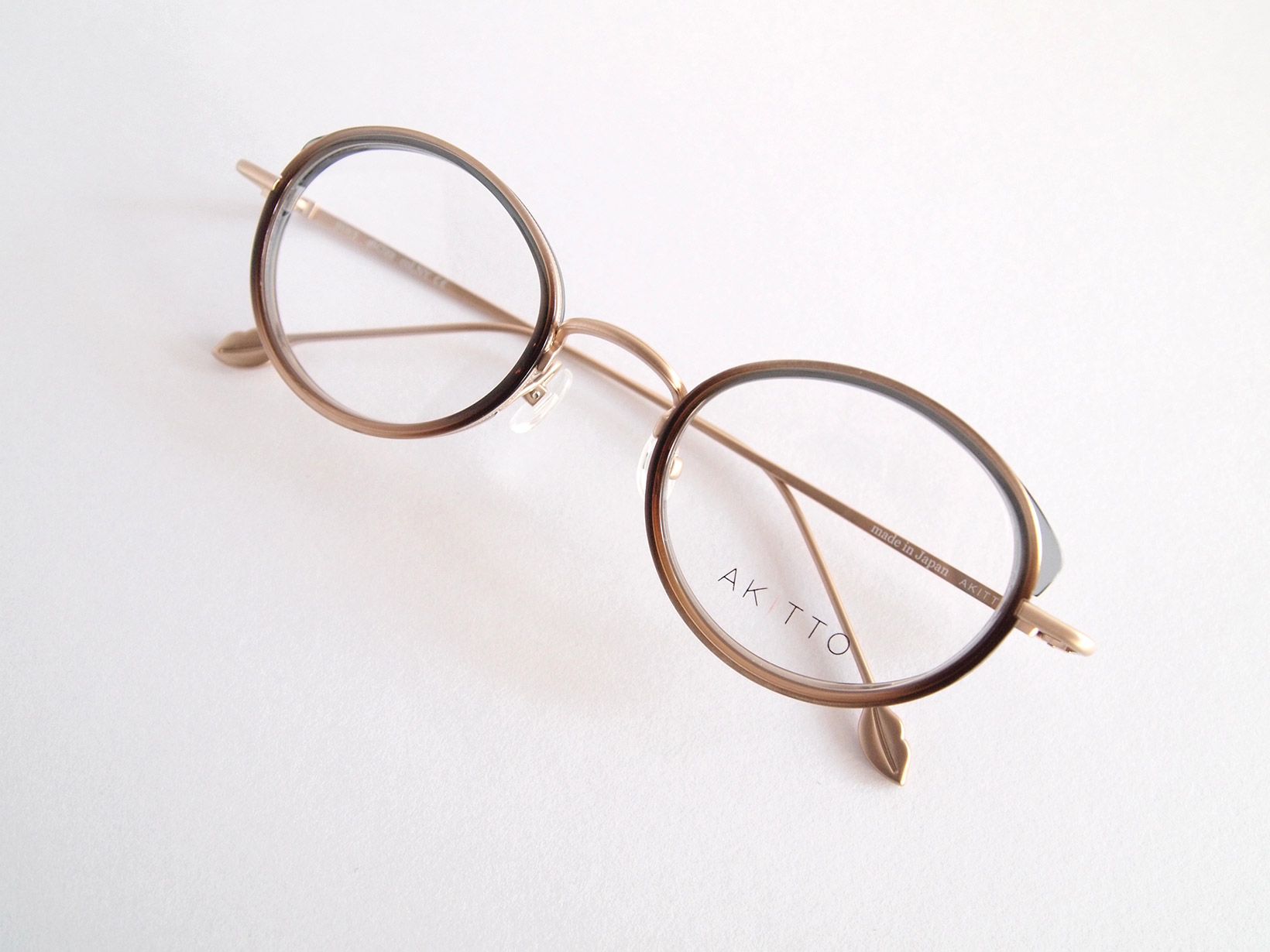AKITTO 2018-1st pin3 color｜NY size:46□22 material:titanium+acetate price:42,000-(＋tax)
