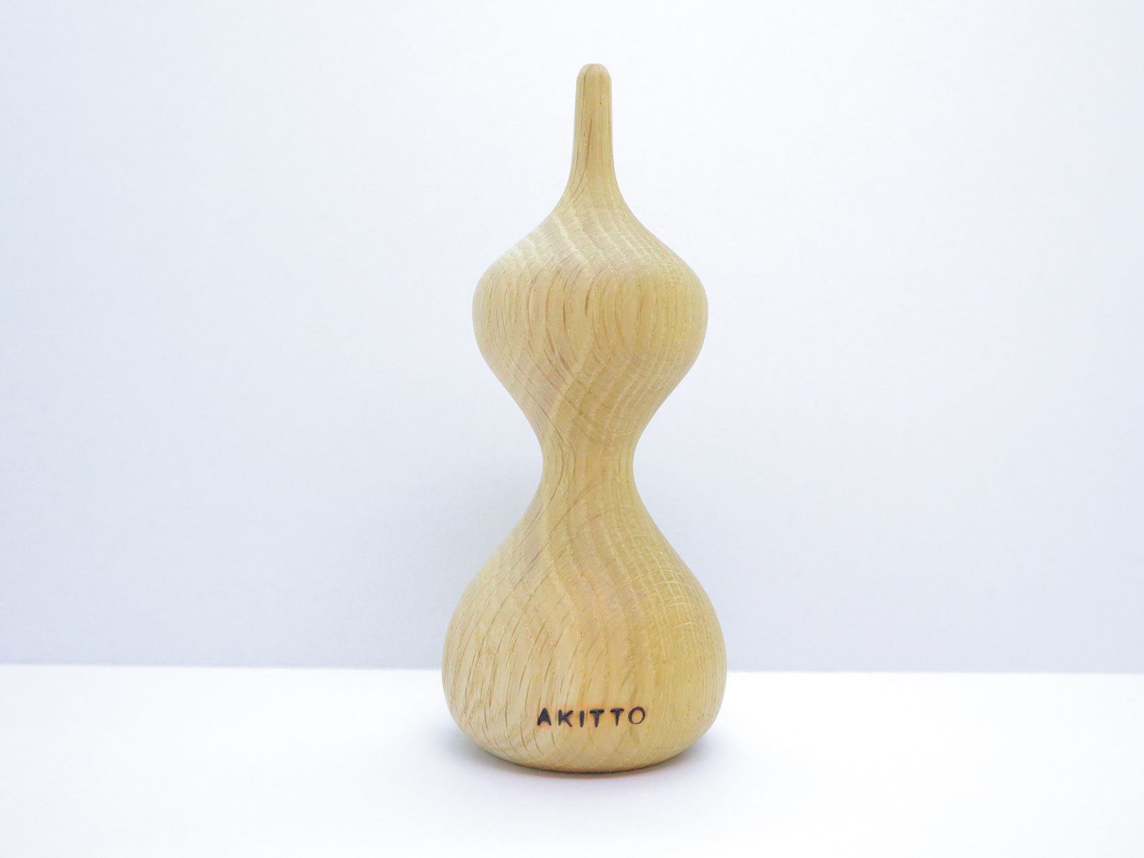 AKITTO 2022-4th stand-2 color｜hyoutan material:wood price:￥5,500-(税込み)