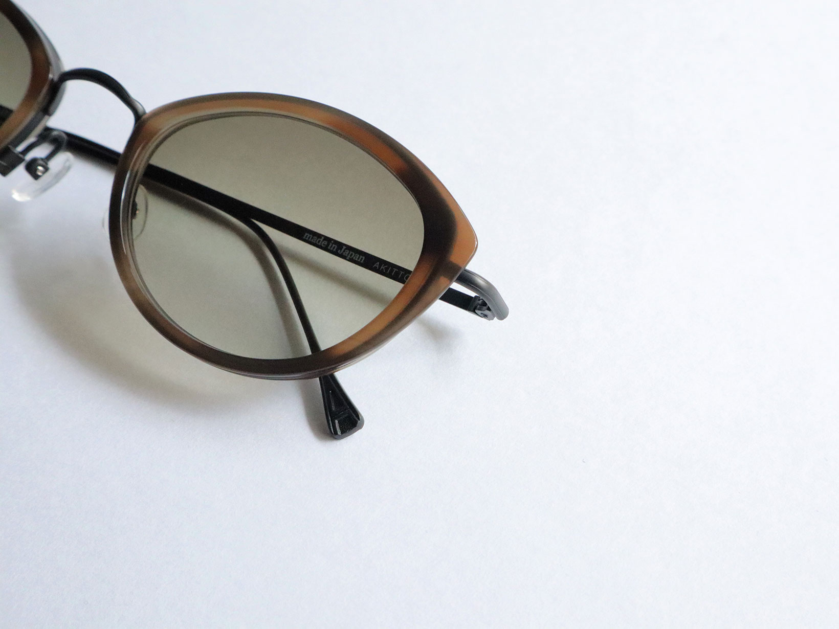 AKITTO 2024-3rd pin27 pin27 size:49□23 material:titanium+acetate+CR39 price:￥46,200-(tax in)