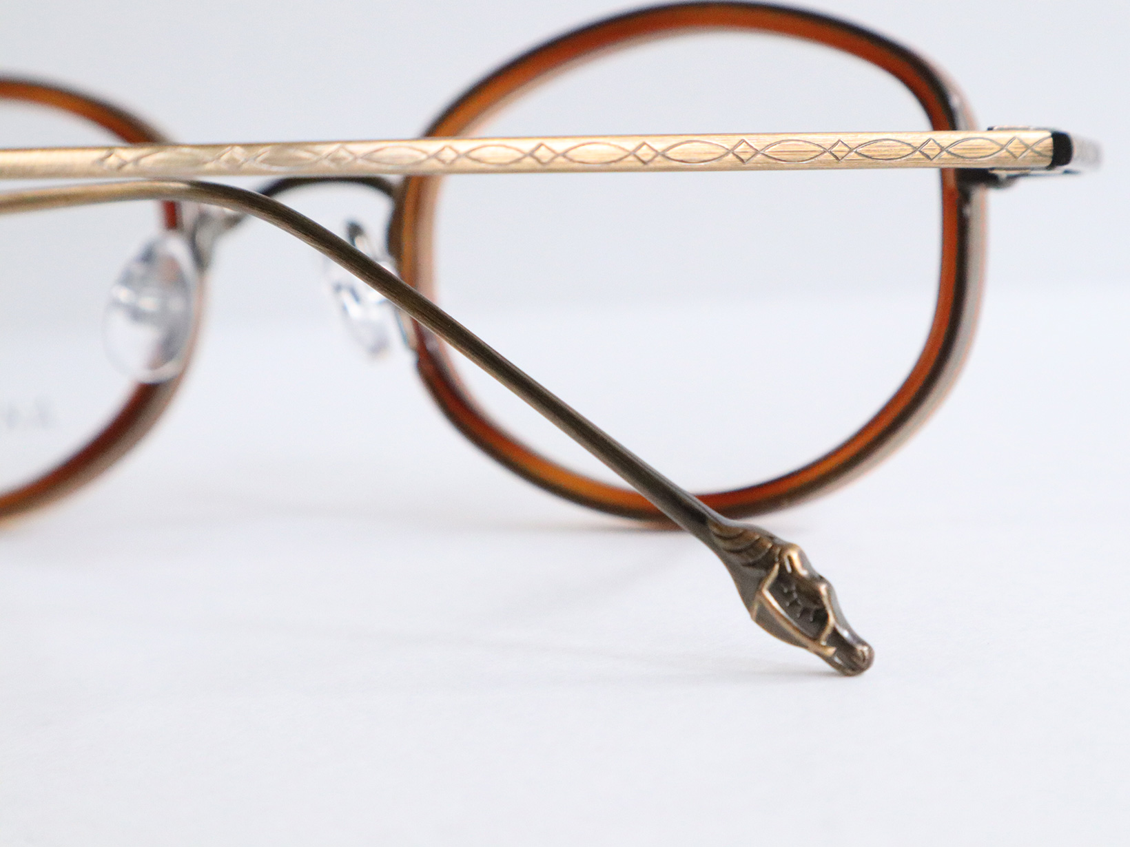 AKITTO 2025-3rd ria-p ria-p size:42□22 material:titanium+acetate color:BG,DM,GD,GY,KH,PU price:￥54,450-（税込み）