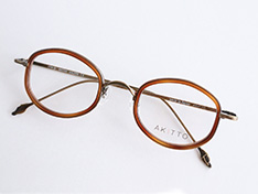 AKITTO 2025-3rd ria-p color | DM size:42□22 material:titanium+acetate price:￥54,450-（税込み）