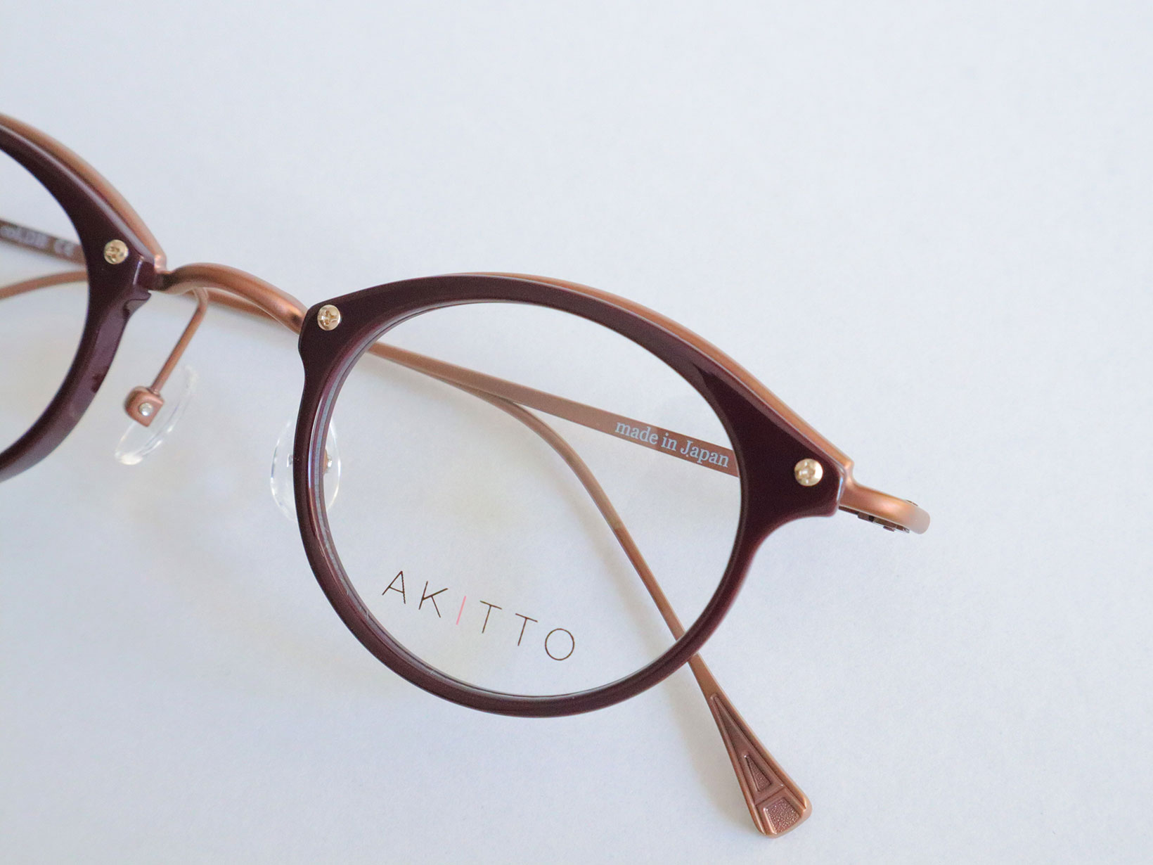 AKITTO 2025-4th bin4 bin4 size:40□25 material:titanium+acetate color:BK,DB,DM,GD,PU,SS price:￥54,450-（税込み）