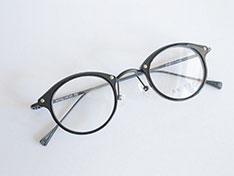 AKITTO 2025-4th bin4 color | BK size:40□25 material:titanium+acetate price:￥54,450-（税込み）