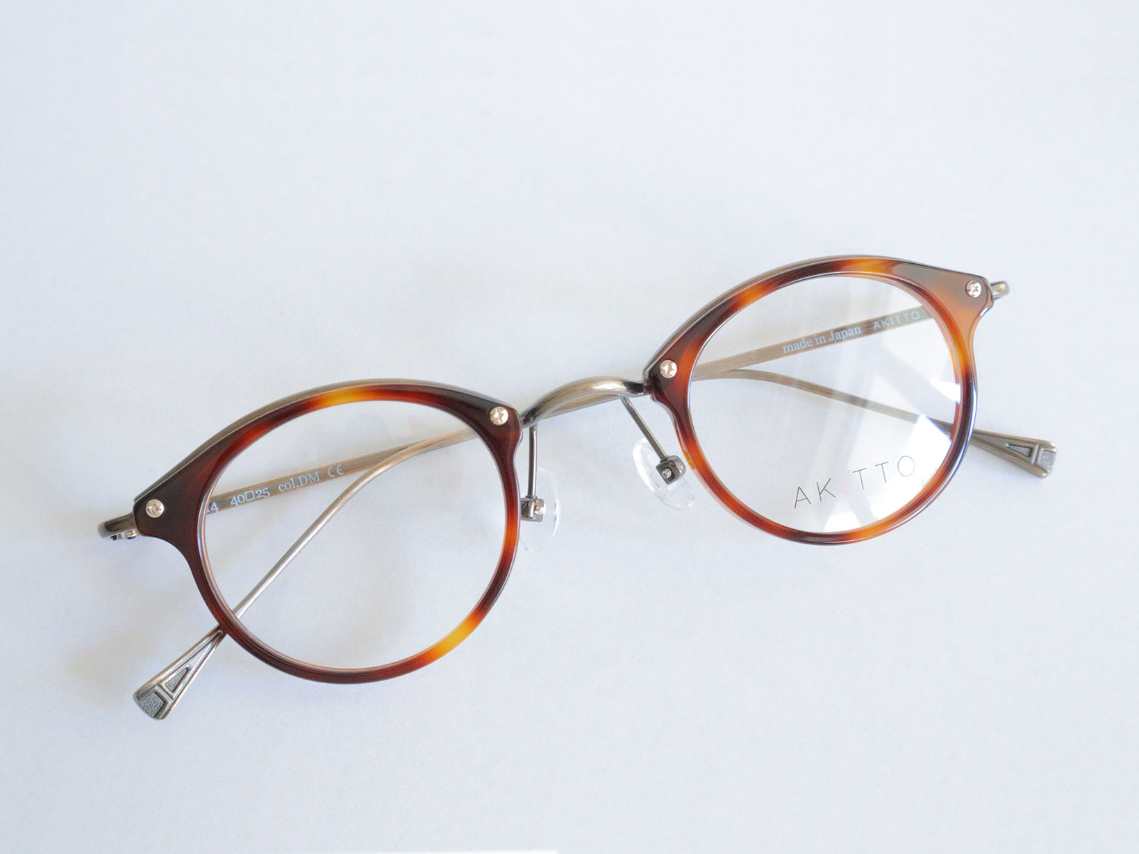 AKITTO 2025-4th bin4 color | DM size:40□25 material:titanium+acetate price:￥54,450-（税込み）
