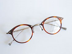AKITTO 2025-4th bin4 color | DM size:40□25 material:titanium+acetate price:￥54,450-（税込み）