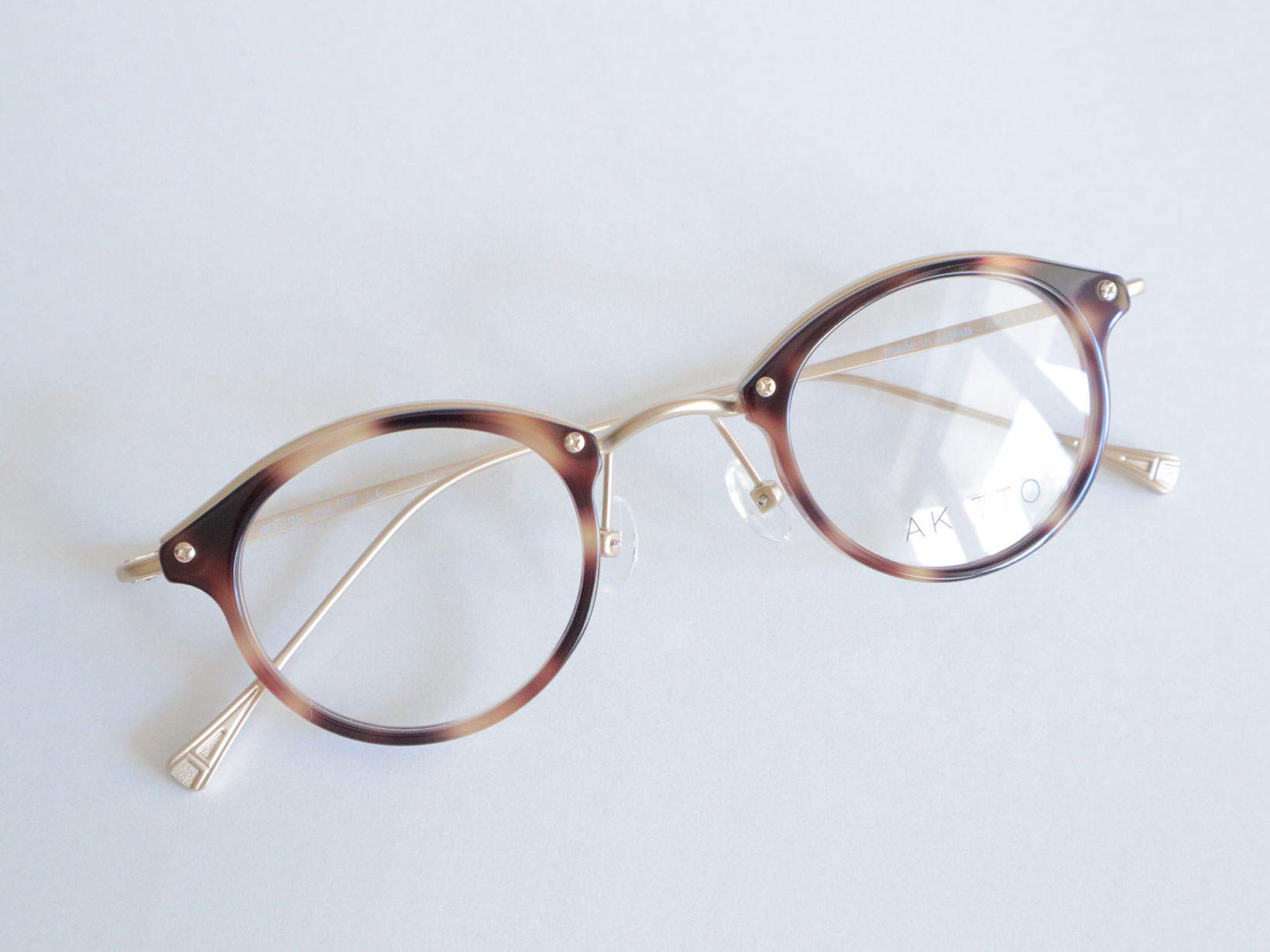 AKITTO 2025-4th bin4 color | GD size:40□25 material:titanium+acetate price:￥54,450-（税込み）