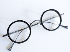 AKITTO 2025-4th ten-p color｜BK size:39□27 material:titanium+acetate price:￥54,450-（税込み）