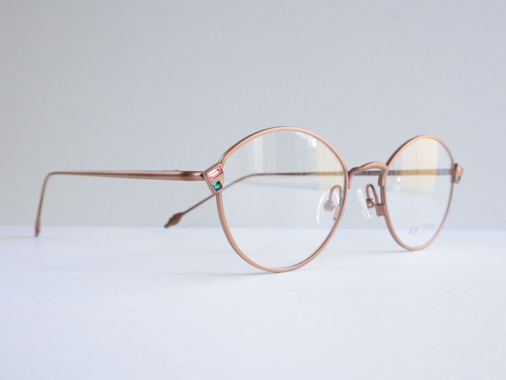 AKITTO 2026-1st gem color|BP size:48□20 material:titanium+crystal price:¥54,450-(税込み)