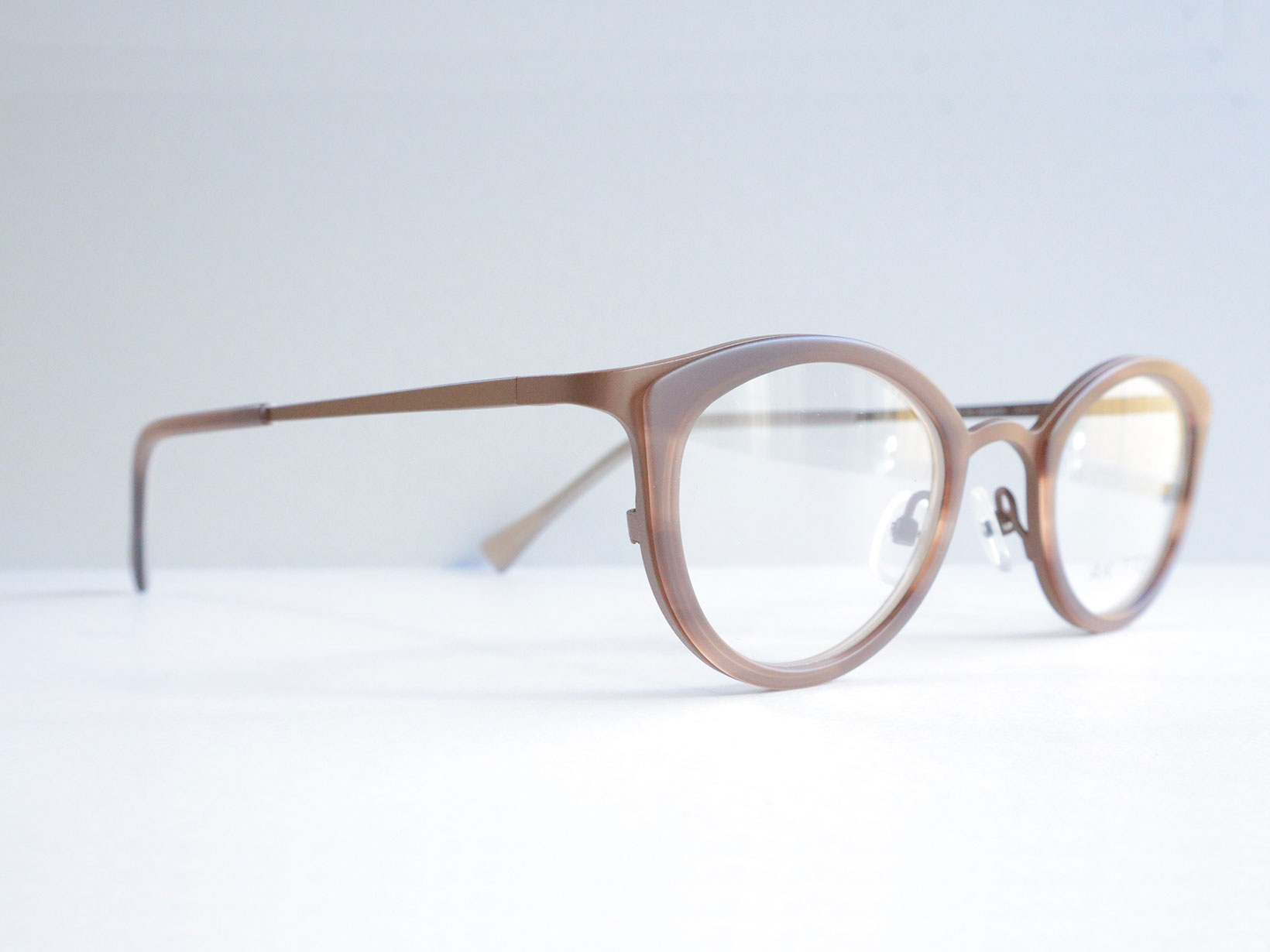 AKITTO 2026-1st pin28 color｜BG size:44□23 material:titanium+acetate price:￥54,450-（税込み）